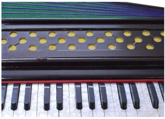 MUSICALS Harmonium 3.25 octave, 7 stops, 3 drone, perfect for playing - Image 4