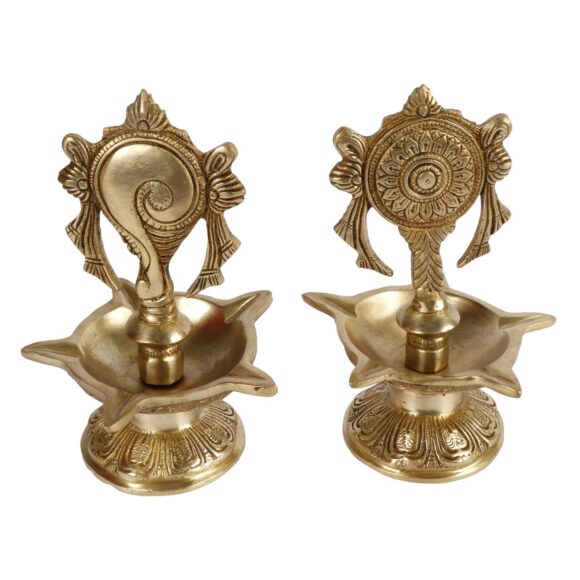 Brass Oil Lamp Diya Set: Shankha-Chakra Arti Deepam for Home Temple Aarti Deepak Pooja Camphor Kapoor Kapur Burner Dia Hand held Puja Jyot for Table Mandir Gold Color Height 6.5 Inch