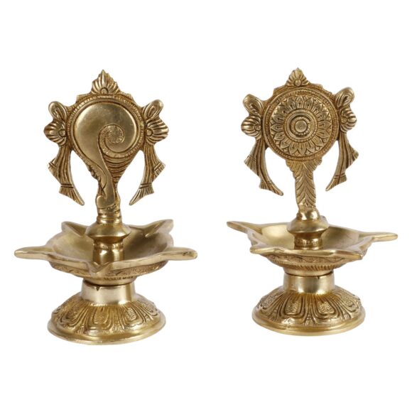 Brass Oil Lamp Diya Set: Shankha-Chakra Arti Deepam for Home Temple Aarti Deepak Pooja Camphor Kapoor Kapur Burner Dia Hand held Puja Jyot for Table Mandir Gold Color Height 6.5 Inch - Image 2